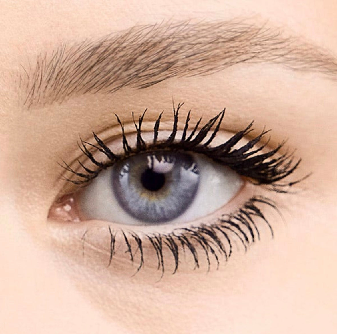 Yves Saint Laurent Mascara Volume Effet Faux Cils – Luxurious False Lash Effect Mascara