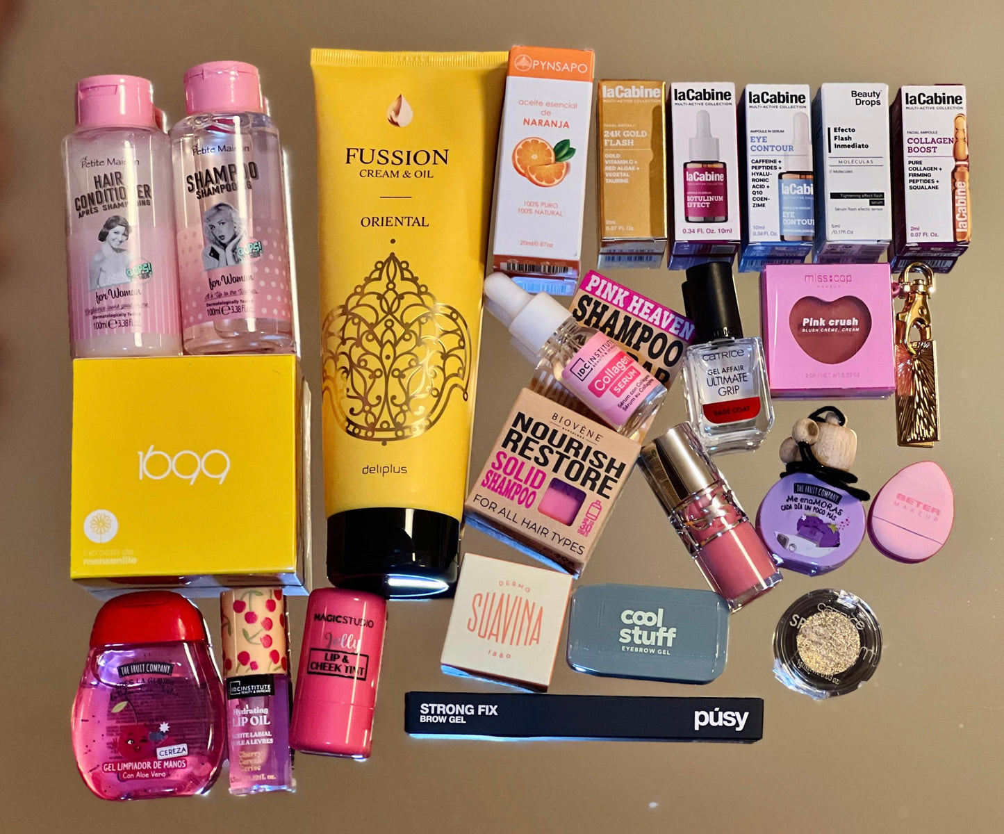 Beauté Magasin Ziemassvētku skaistuma Adventes kalendārs 2025. gadam — 24 mirdzuma pārsteigumi