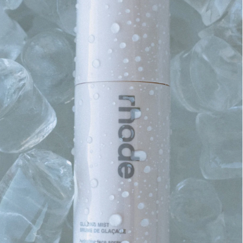 glazing mist
THE HYDRATING FACE SPRAY
